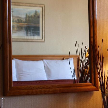 Regency Inn Richmond Dumbarton Room photo