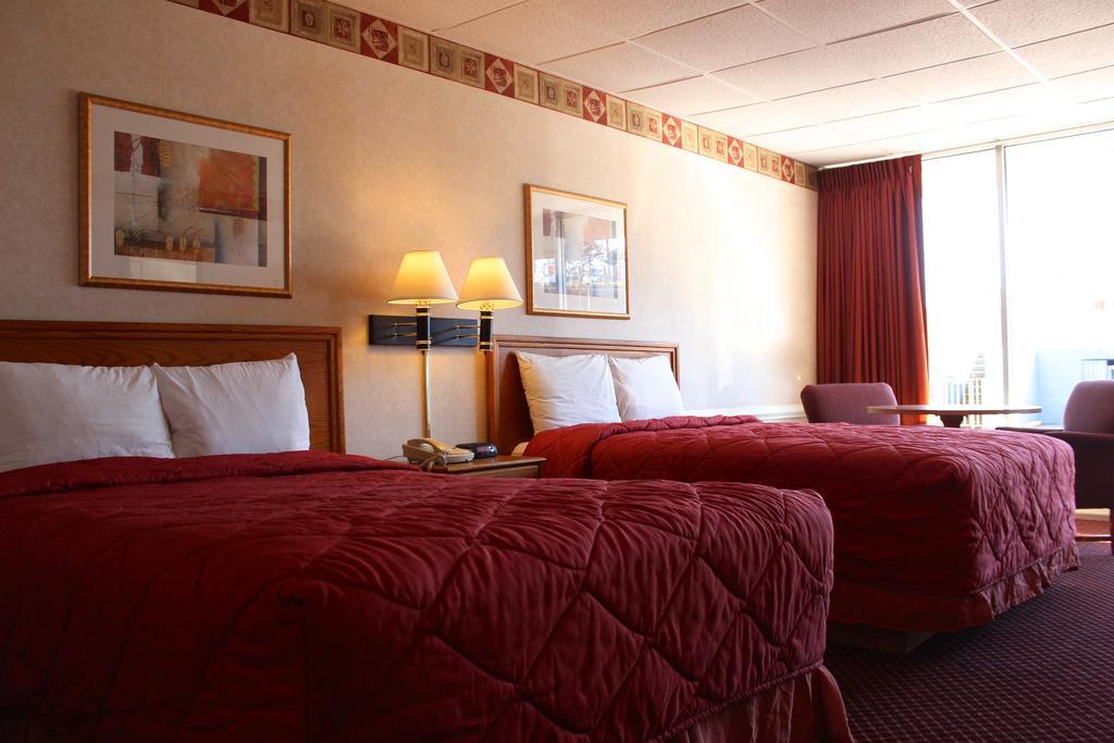 Regency Inn Richmond Dumbarton Room photo